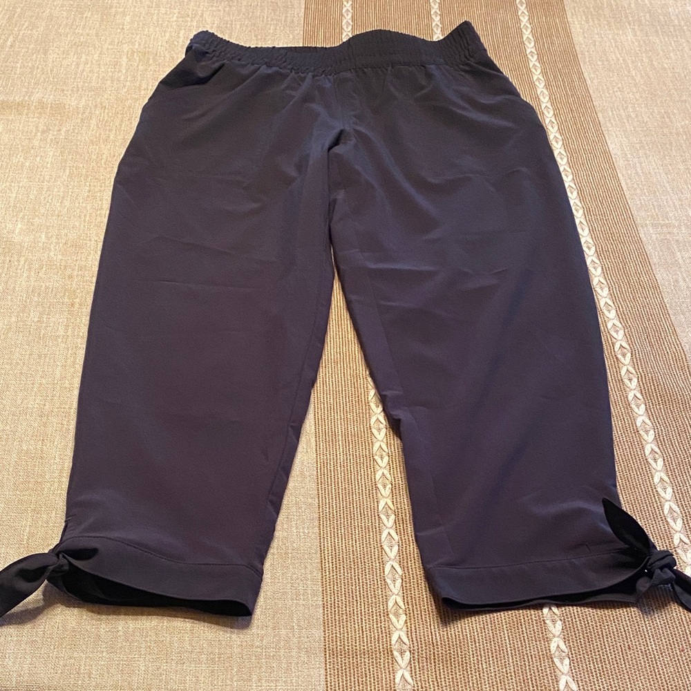 Talbots Navy Cropped Pants with Hem Bow